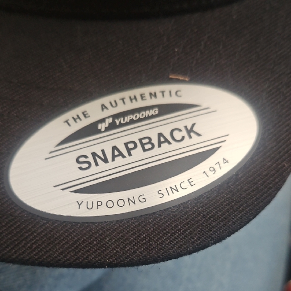 Design: Embroidered yellow "7D" Sevendust logo Hat - Picture 6 of 6